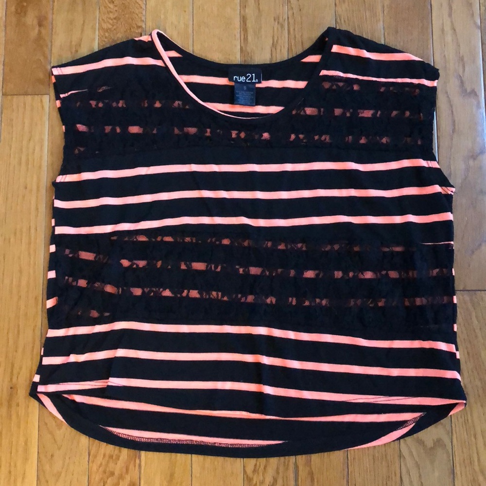 🌻🌻! Rue 21  Size S. See thru lace accents